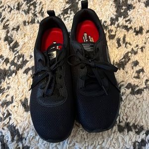 size 6 no slip black shoes